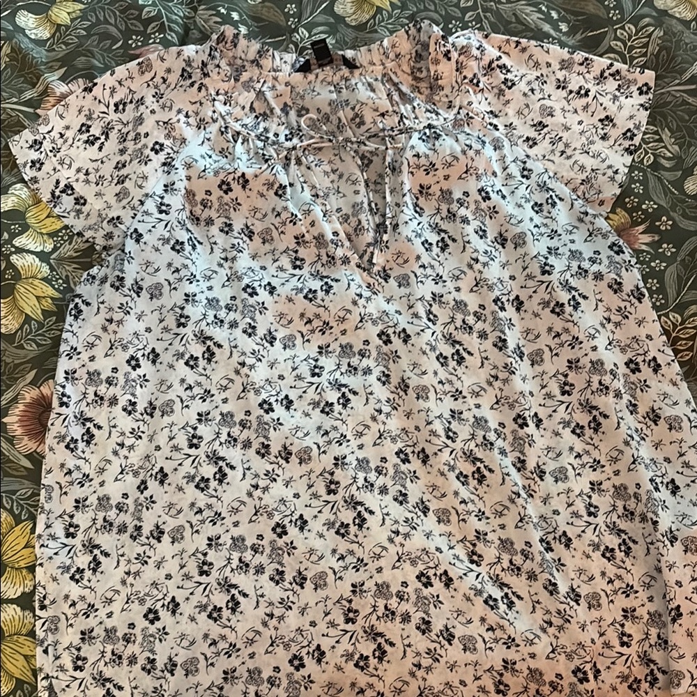 Banana republic floral blouse